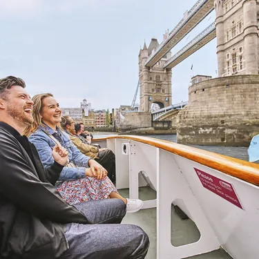 22747 Riverboat Tour 1A Friends Group 091 Rgb Ns (LOW RES) (1)